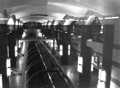 Météor Ligne 14 station BNF bis
Nikon F50 au 35-80 sur HP5+
scan de tirage
