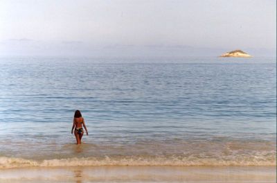 Mermaid Island
Nikon F50 au 35-80
scan de tirage
Ma dulcinée, Praslin (Seychelles) et Anse Lazio ... le paradis !
