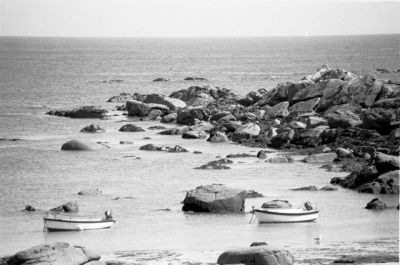 En attendant la marée
Barques attendant la marée en pays pagan
Nikon F90 - 300mm - FP4+
