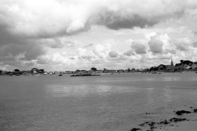 Brignogan plage
Baie de Brignogan plage à marée haute
Nikon F90 - 35-70mm - FP4+
