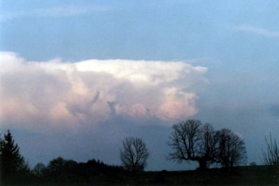 Crépuscule cantalou
Crépuscule dans le Cantal
Mots-clés: cantal crépuscule nuage