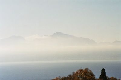 Lausanne
Le lac Léman depuis Lausanne sous le soleil de midi
Mots-clés: Suisse