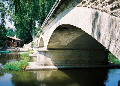 Curves of Stone
Mots-clés: Yashica T4 Bridge River