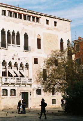 Square, Venice 2008
Taken with Minolta X-700, 50mm Lens. Comments welcome.
Mots-clés: Venice Minolta X-700