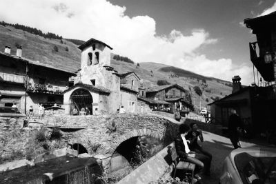 Petit tour en Italie !
Pentax Me Super + 18mm f/3,5 + filtre jaune +Ilford Delta 100
Mots-clés: italie pentax ME delta