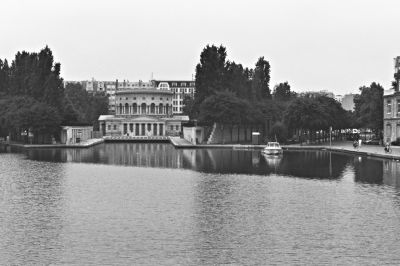 La rotonde de la Villette
ME Super + 35 f/2 + TMAX 400
