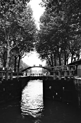 Canal Saint Martin - écluse / passerelle
ME Super + 35 f/2 + TMAX 400
