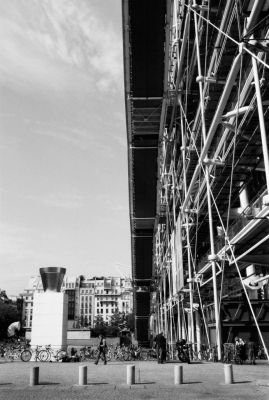 Série parisienne - 7
Pentax ME-Super
Ilford FP4+ 125 ISO
35mm f/2
