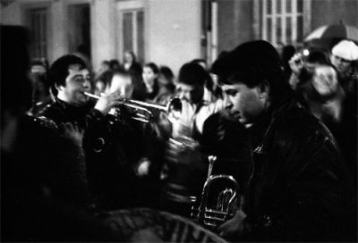 nuits tziganes...
nuits tziganes à Dijon, la vodka n'a pas encore trop tourné...
