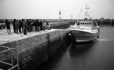 à quai
un matin brumeux en bretagne

leica M2, orion 15 (28mm) f8 
rollei 400+ID-11
