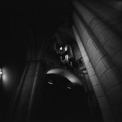 Saint Benigne
Zeroimage 2000, pose d'une minute, Rollei 400 développée dans du rodinal 1+100 
