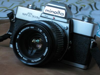 Mon SR-T 303b
Un boitier que j'ai longtemps voulu avec une optique que j'ai longtemps voulue : le SR-T 303b paré du Rokkor MC 35/1,8.
Mots-clés: Minolta SR-T Rokkor SRT