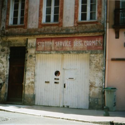 Station service des Carmes
Une porte dans Toulouse
Mots-clés: porte toulouse lubitel