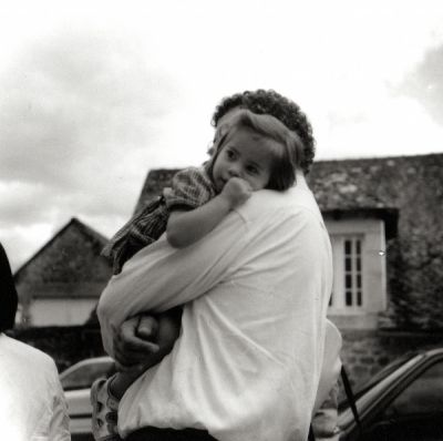 Mon papa !
Juste un peu de tendresse dans un monde de brutes...
Mots-clés: Semflex enfant