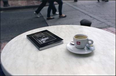 un café avec Willy
contax Aria - planar 50mm - fuji 160C
