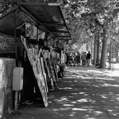 sur les quais
Yashica Mat 124G - scan de tirage - pris sans cellule règle du f16 - HP5 rodinal
