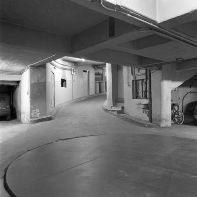 Garage
Blad 501 CM 50mm f8 Apx 100 PMK-pyro
