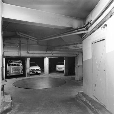 Garage
Blad 501 CM 50mm f8 Apx 100 PMK-pyro
