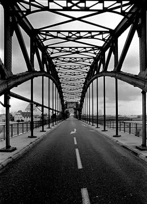 Oberhausbergen
Leica R6.2 24mm Tri-X Rodinal
