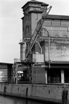 Port autonome
Leica R6.2 Elmarit 90mm HP5+ D76 1+1
