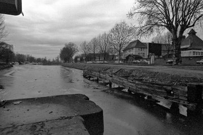 Ecluse porte de l'Hopital
Canon 300V f1:2.8 20mm Fomapan 400 D76 scan de négatif
