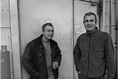 Pause cigarette
Minox 35EL tri-x 400 à 800 (le minox ne va pas au dessus) développement à 1600 le grain a explosé.
