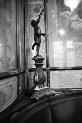 Café Florian, Tradition Vénitienne ...
25 Décembre 2004 - "Le bon Génie de l'Amour" 
Minolta Dynax 60 - zoom à 35mm - Kodak Gold 200 - scannée
