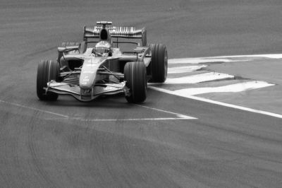 Grand Prix de France 2007
Raikonen sautant le vibreur
