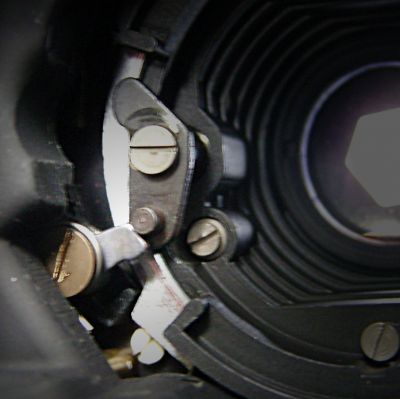 Rollei35TE_boomerang-shaped-lever.jpg