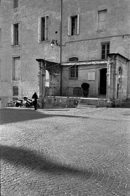 P379i27.jpg
