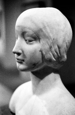 Bonnet blanc
Au Louvre, décembre 2000
EOS 500N + 50mm/1,8 + HP5
Mots-clés: Buste blanc Paris Louvre