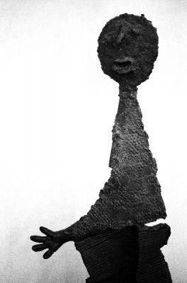 Coucou
Centre Pompidou, décembre 2000 - Giacometti ?
EOS 500N + 50mm/1,8 + HP5

Mots-clés: Centre Pompidou Beaubourg Paris