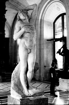 David
Au Louvre, décembre 2000
EOS 500N + 50mm/1,8 + HP5
Mots-clés: Louvre Paris
