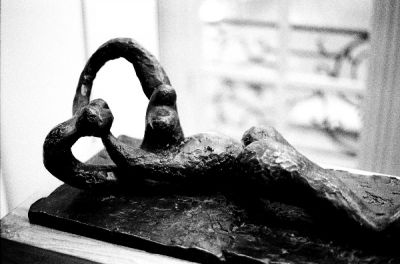 Nu allongé
Musée Picasso, décembre 2000
EOS 500N + 50mm/1,8 + HP5
Mots-clés: Picasso nu Paris