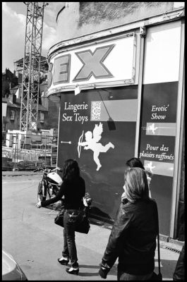 Sex700.JPG