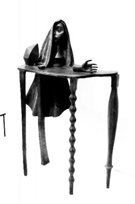 Table
Centre Pompidou, décembre 2000 - Dali ?
EOS 500N + 50mm/1,8 + HP5
Mots-clés: Surréalisme Beaubourg Centre Pompidou Paris