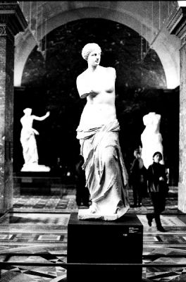 Venus
Au Louvre, décembre 2000
EOS 500N + 50mm/1,8 + HP5
Mots-clés: Venus Paris Louvre