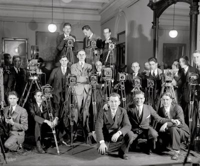 photo de photographes
shorpy March 28, 1929. "Cameramen, Stimson office." Photographers on the occasion of Henry Stimson's swearing-in as Secretary of State. Nat'l Photo.
