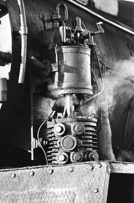 Le train pour Wolsztyn-detail
Détail d'une locomotive à vapeur. Poznan- Pologne.
Scan de négatif, 400Tri-X.
