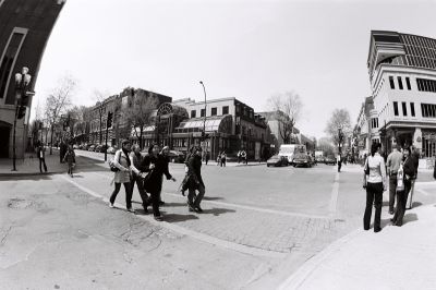 Des passants sur Saint-Denis
Nikon FM3A, Nikkor 16mm f:2,8 Ilford PAN F 50asa
De la serie 'Promenades au Centreville'
Mots-clés: Montreal nikon FM3A passants pietons