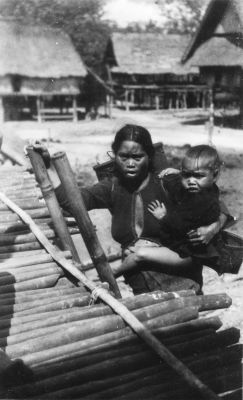 indochine_mere_enfant_reduite.jpg