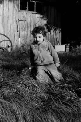 Il est temps de couper l'herbe
Minolta X300s, Ilford FP4+, iso 100, Rodinal
Scan de négatif (1200 ppp)
Mots-clés: Minolta X300s Ilford FP4+ iso-100 Rodinal Philéas