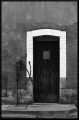 La_porte_et_la_pompe.jpg