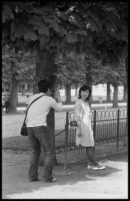 Touristes, jardin du Luxembourg
Nikon F3 - Nikkor Ai 105/2.5 - FP4+
