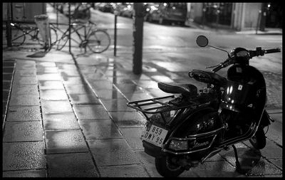 Scooter nocturne
Nikon F3 - 50/1.8E - Tri X
