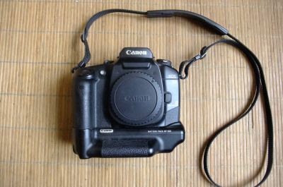 eos 30 front
