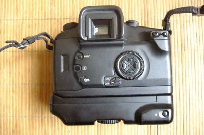 eos 30 back
