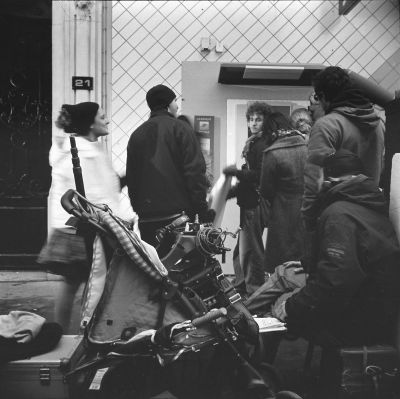 Tournage en pleine rue (1)
Boitier : Ikonta B 521/16
Film : Neopan 400
Révélateur : Kodak D-76 (1+1)
