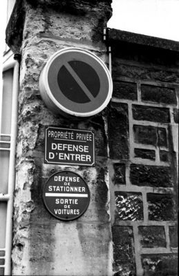 Il est interdit d'interdire
Boitier : Zorki 4 + Jupiter 8
Film : Ilford HP5+
Révélateur : Kodak D-76 (1+3)
