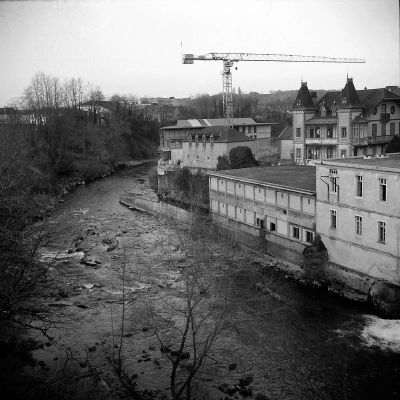 Oloron Ste Marie
Boitier : Zeiss Ikon Ikonta B 521/16
Film : Kodak Tri-X 320
Révélateur : Kodak D-76 (1+1)
